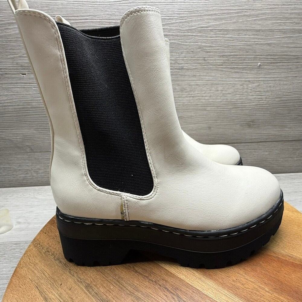 Women 6 MIA Women's White dru platform bootie